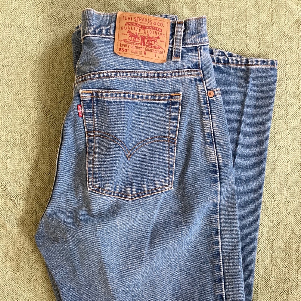 Vintage Levi’s Red Tab 550 regular wash jeans